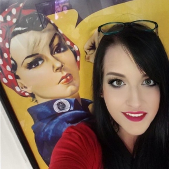 Meet your Posher, Jennifer - Picture 7 of 14